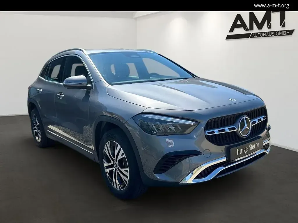 Gebraucht Mercedes GLA200 Progressive 163 PS (119 kW) 2025 Grau SUV