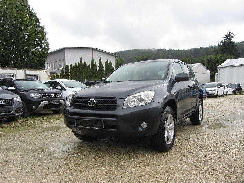 Grau Gebraucht 2007 Toyota RAV4 Sol SUV | 9.900 € (Etwas zu teuer) - Bild 1/4