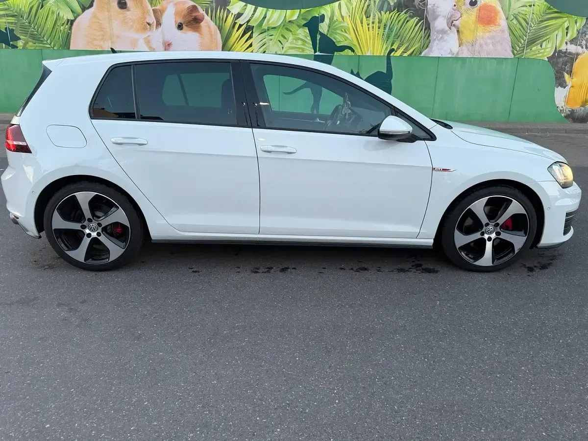 Gebraucht VW Golf VII GTI 220 PS (161 kW) 2015 Weiß Limousine