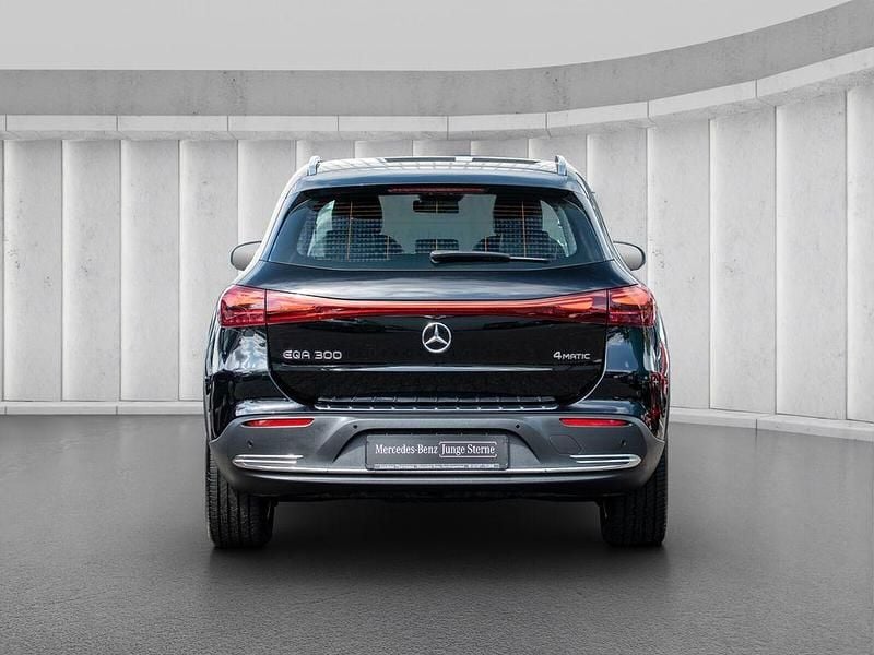 Gebraucht Mercedes EQA300 Progressive 167 kW (228 PS) 2024 Schwarz SUV
