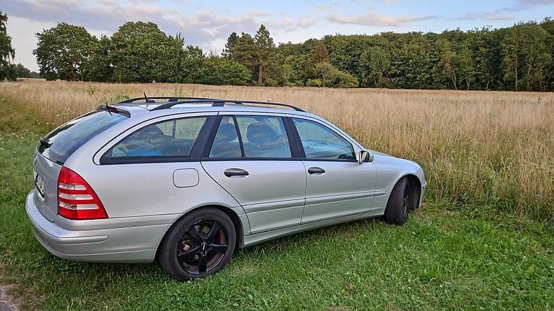 Silber Gebraucht 2007 Mercedes C220 Kombi | 3.500 € (Guter Preis) - Bild 1/1
