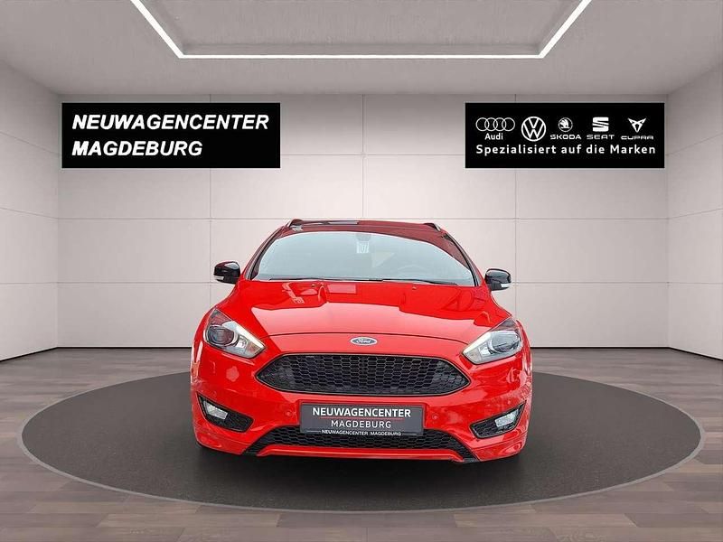 Gebraucht Ford Focus ST-Line 140 PS (102 kW) 2018 Rot Kombi
