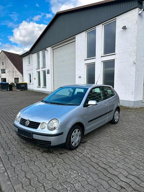 Gebraucht VW Polo 64 PS (47 kW) 2003 Silber Kleinwagen