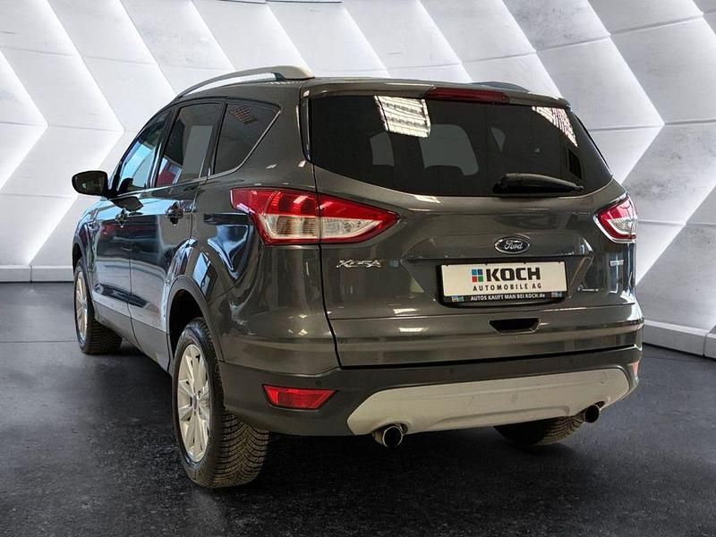 Gebraucht Ford Kuga Titanium 182 PS (133 kW) 2016 Grau SUV