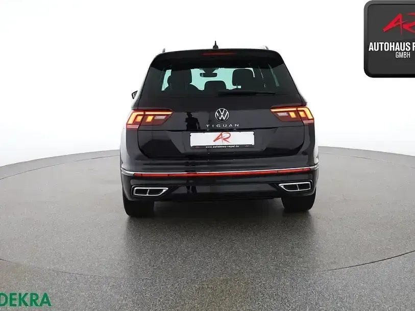 Gebraucht VW Tiguan R-line 150 PS (110 kW) 2023 Deep black perleffekt SUV