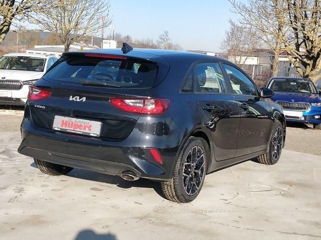 Gebraucht Kia Ceed Edition 7 120 PS (88 kW) 2023 (1k) zilinaschwarz met. (metallic) Kleinwagen