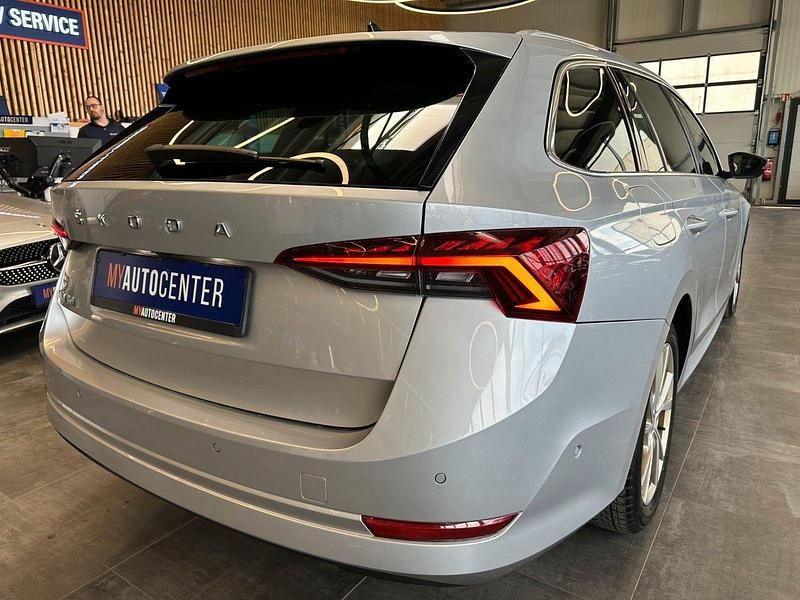 Gebraucht Skoda Octavia First Edition 150 PS (110 kW) 2021 Silber Kombi