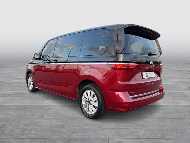 Second-hand VW Multivan Basis 218 CP (160 kW) 2022 Roșu Monovolum