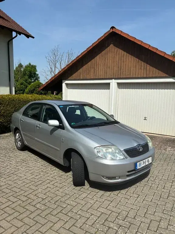 Gebraucht Toyota Corolla 110 PS (80 kW) 2003 Silber Limousine