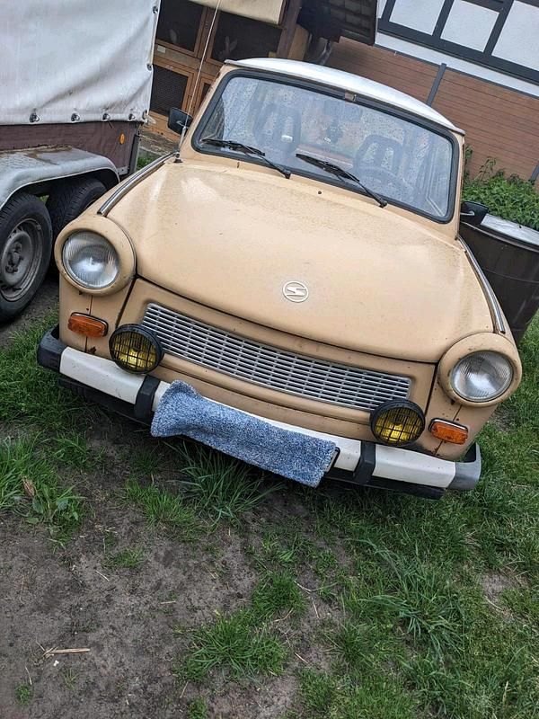 Beige Gebraucht 1986 Trabant 601 Kleinwagen | 5.000 € - Bild 1/4