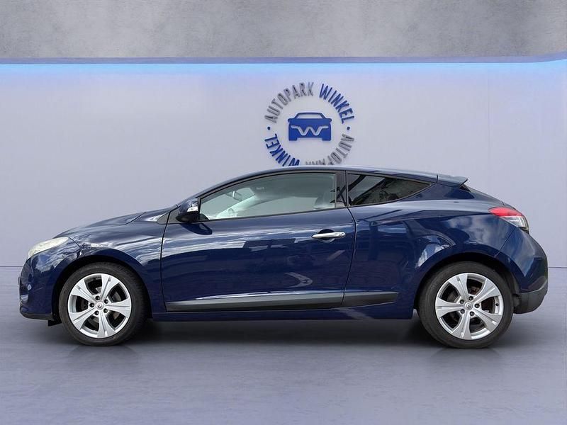 Gebraucht Renault Mégane III Dynamique 110 PS (80 kW) 2009 Blau Coupé