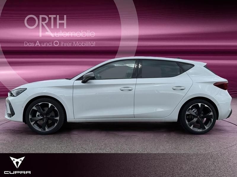 Neu Cupra Leon 150 PS (110 kW) 2026 Nevada weiss Limousine