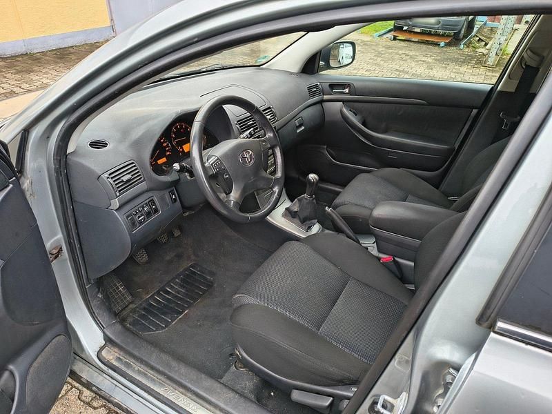 Gebraucht Toyota Avensis 147 PS (108 kW) 2008 Silber Kombi