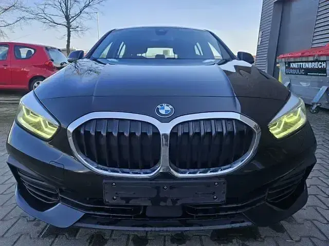 Second-hand BMW 116 Advantage 116 CP (85 kW) 2022 Negru Hatchback