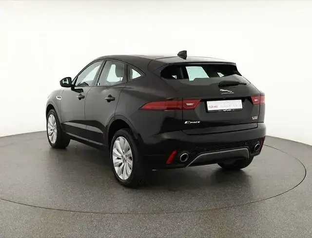 Używany Jaguar E-Pace S 179 KM (131 kW) 2019 Czarny SUV