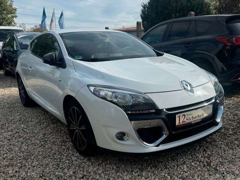 Weiß Gebraucht 2012 Renault Mégane Coupé Bose Edition Coupé | 7.299 € - Bild 1/4