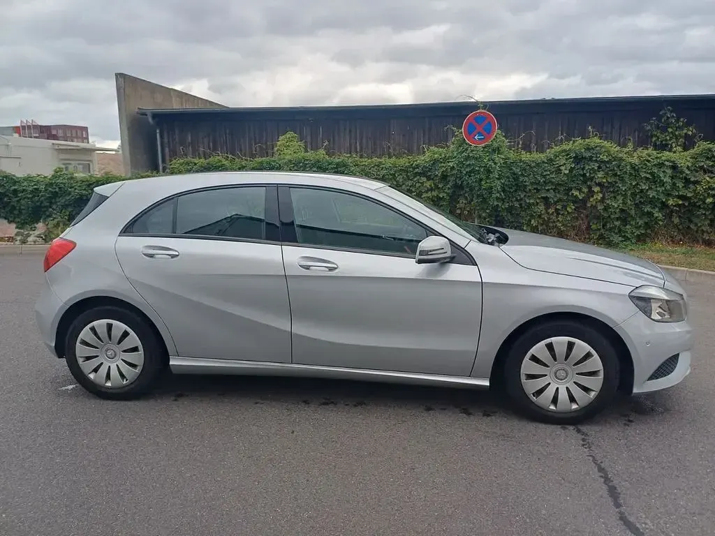 Gebraucht Mercedes A200 136 PS (100 kW) 2015 Silber Kleinwagen