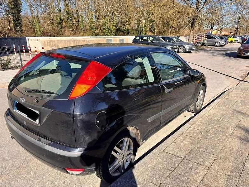 Gebraucht Ford Focus 101 PS (74 kW) 2004 Schwarz Limousine