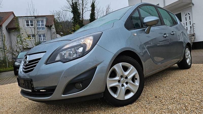 Gebraucht Opel Meriva 140 PS (102 kW) 2013 Silber Van / Kleinbus