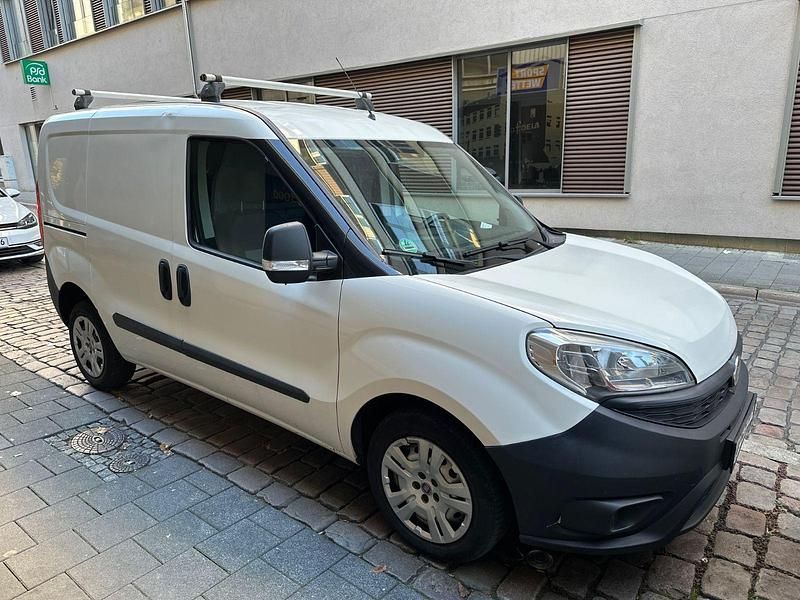 Weiß Gebraucht 2016 Fiat Doblò Basis Van / Kleinbus | 5.800 € - Bild 1/4