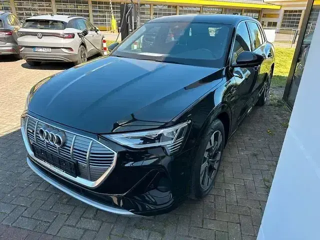 Gebraucht Audi e-tron S-Line 300 kW (408 PS) 2022 Schwarz SUV