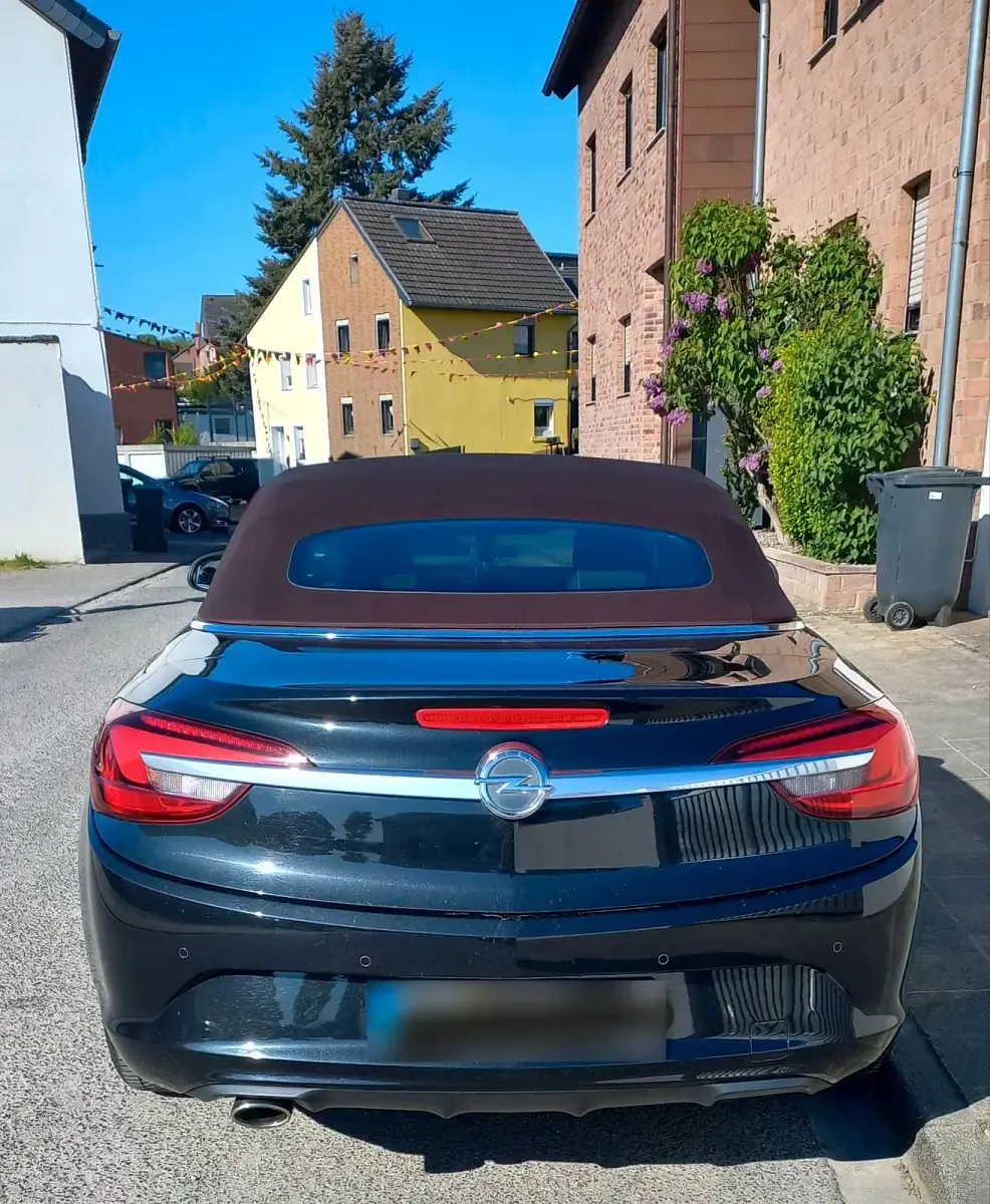 Second-hand Opel Cascada 120 CP (88 kW) 2013 Negru Cabrio