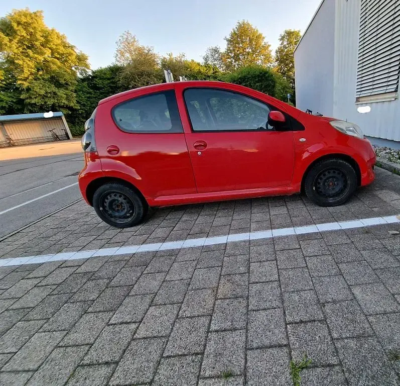 Gebraucht Citroën C1 SELECTION 68 PS (50 kW) 2011 Rot Kleinwagen