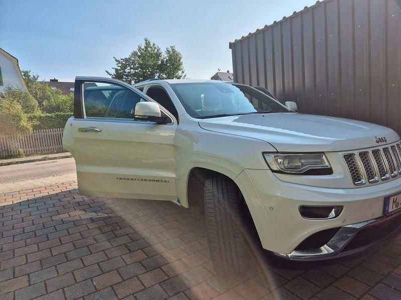 Weiß Gebraucht 2017 Jeep Grand Cherokee Laredo SUV | 28.000 € (Teuer) - Bild 1/4