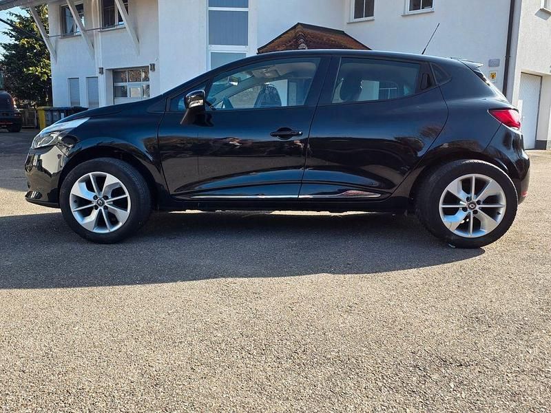 Gebraucht Renault Clio IV Dynamique 73 PS (53 kW) 2015 Schwarz Limousine