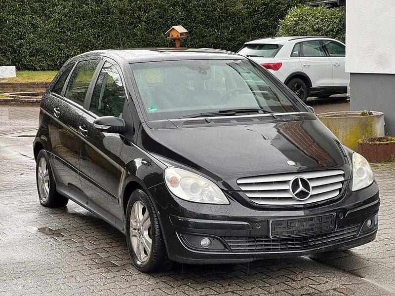 Gebraucht Mercedes B200 136 PS (100 kW) 2006 Schwarz Van / Kleinbus