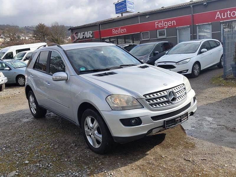 Gebraucht Mercedes ML280 190 PS (139 kW) 2005 Silber SUV