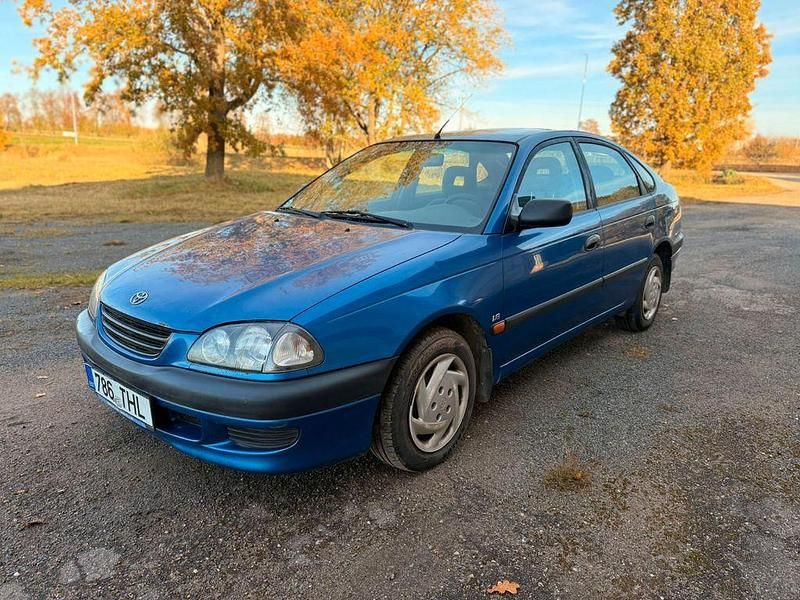 Blau Gebraucht 1998 Toyota Avensis Sol Limousine | 1.300 € (Guter Preis) - Bild 1/4