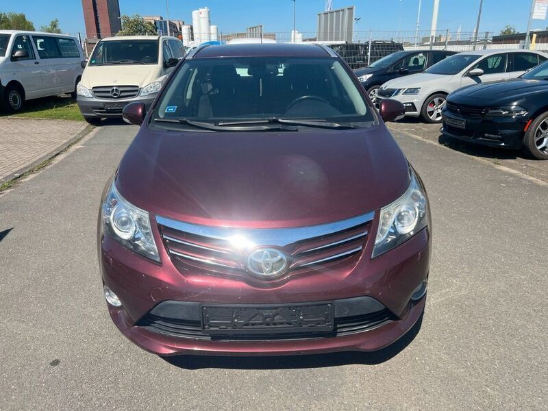 Rot Gebraucht 2012 Toyota Avensis Kombi | 6.500 € (Fairer Preis) - Bild 1/4