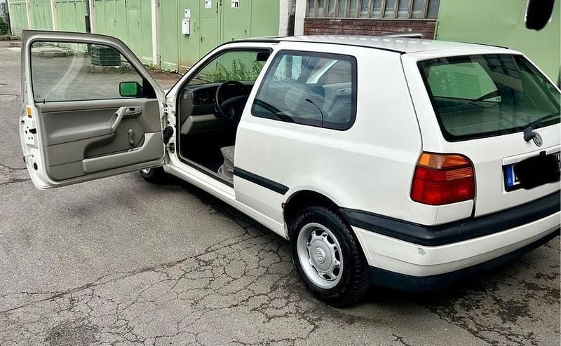 Weiß Gebraucht 1992 VW Golf III Limousine | 2.900 € - Bild 1/4