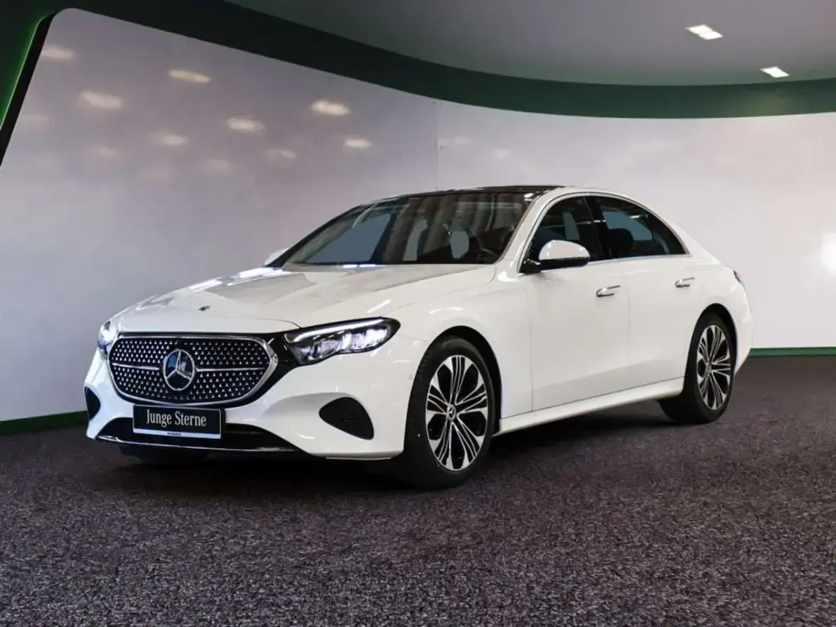 Gebraucht Mercedes E220 Advanced 197 PS (144 kW) 2025 Weiss / polarweiß Limousine