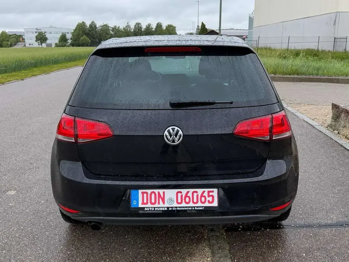 Gebraucht VW Golf VII Cup 105 PS (77 kW) 2014 Deep black perleffekt Kleinwagen