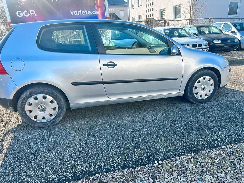 Gebraucht VW Golf V 101 PS (74 kW) 2005 Grau Kleinwagen