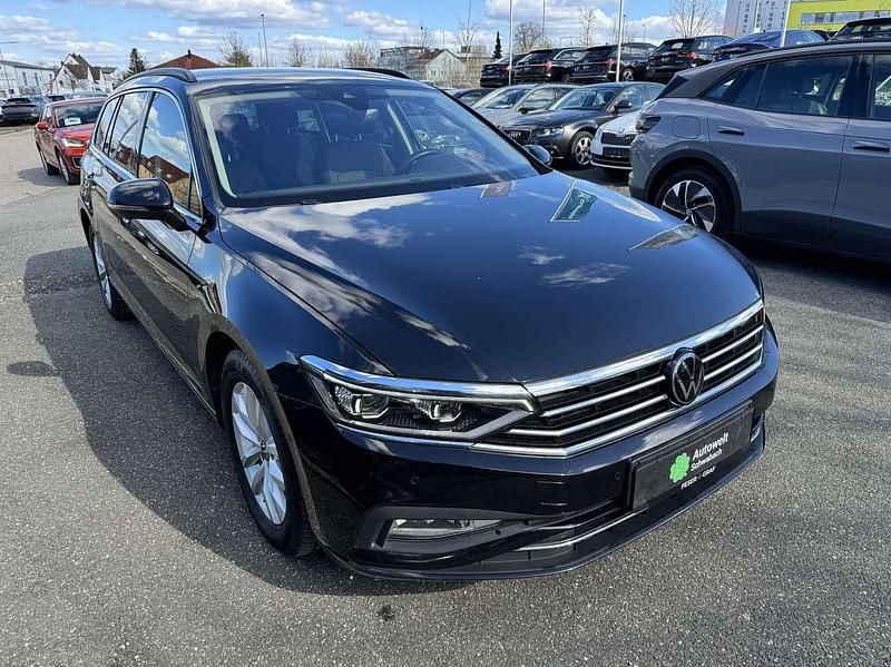 Gebraucht VW Passat 150 PS (110 kW) 2023 Schwarz Kombi