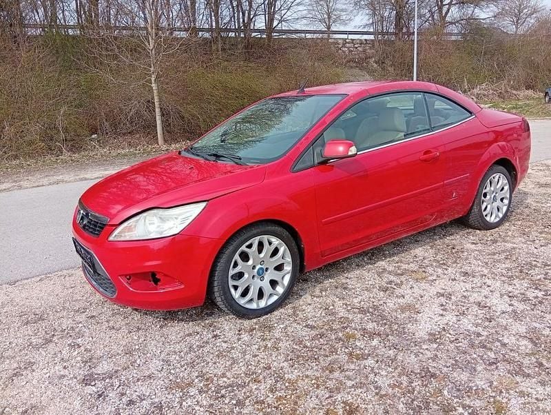 Gebraucht Ford Focus Cabriolet Trend 136 PS (100 kW) 2009 Rot Cabrio