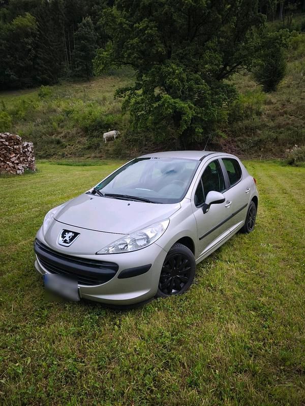 Andere farben Gebraucht 2008 Peugeot 207 Kleinwagen | 1.700 € (Guter Preis) - Bild 1/4