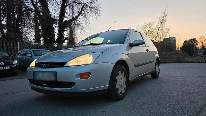 Gebraucht Ford Focus 75 PS (55 kW) 2001 Silber Kleinwagen