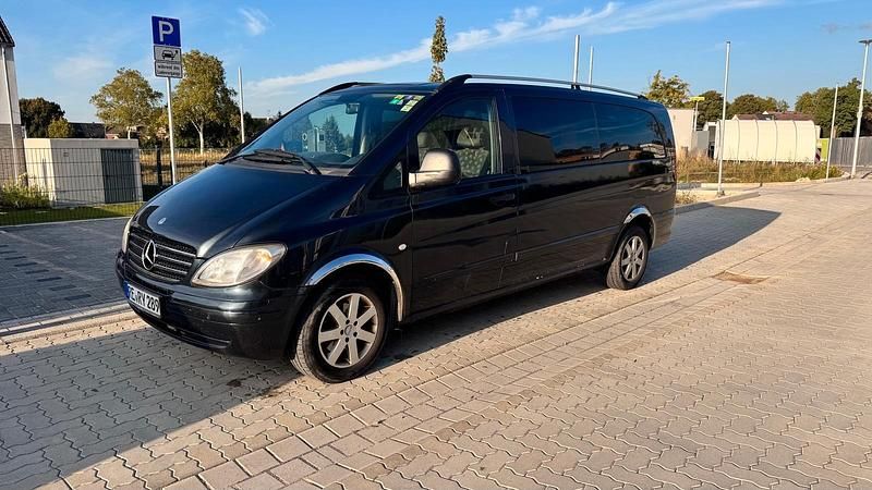 Blau Gebraucht 2005 Mercedes Vito Van / Kleinbus | 3.700 € (Guter Preis) - Bild 1/4