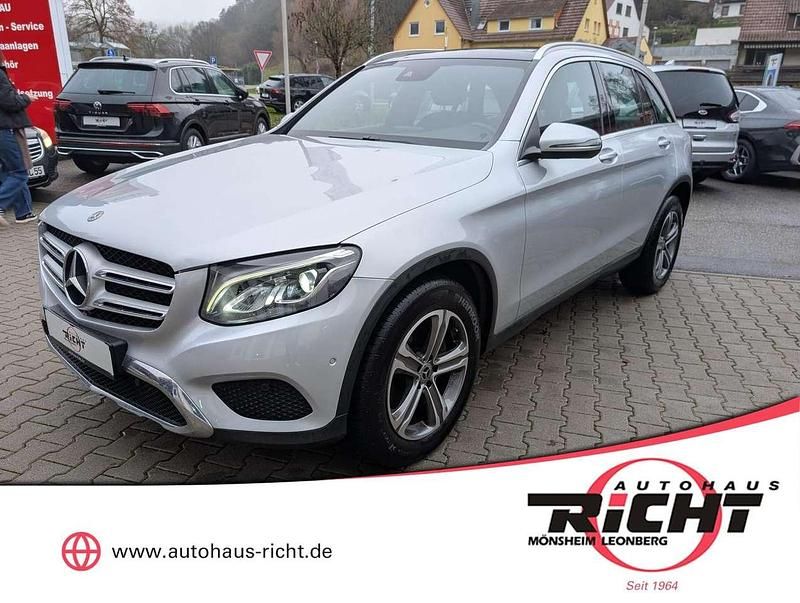 Iridiumsilber metalliclack Gebraucht 2017 Mercedes GLC250 Exclusive SUV | 25.790 € (Guter Preis) - Bild 1/4