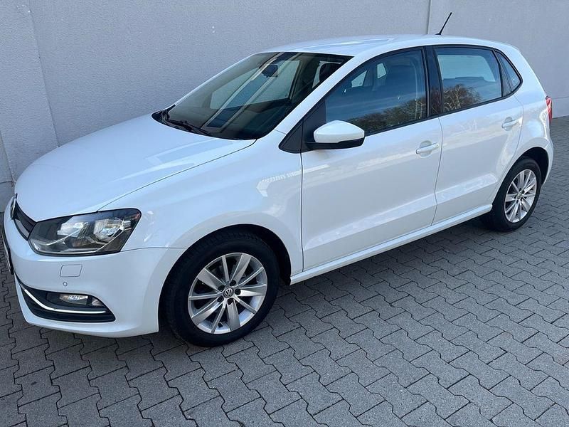 Gebraucht VW Polo Comfortline 75 PS (55 kW) 2015 Weiß Limousine