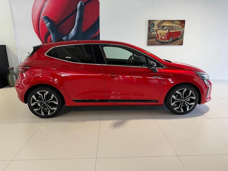 Gebraucht Mitsubishi Colt Diamant Edition 143 PS (105 kW) 2024 Sunrise rot metallic Limousine