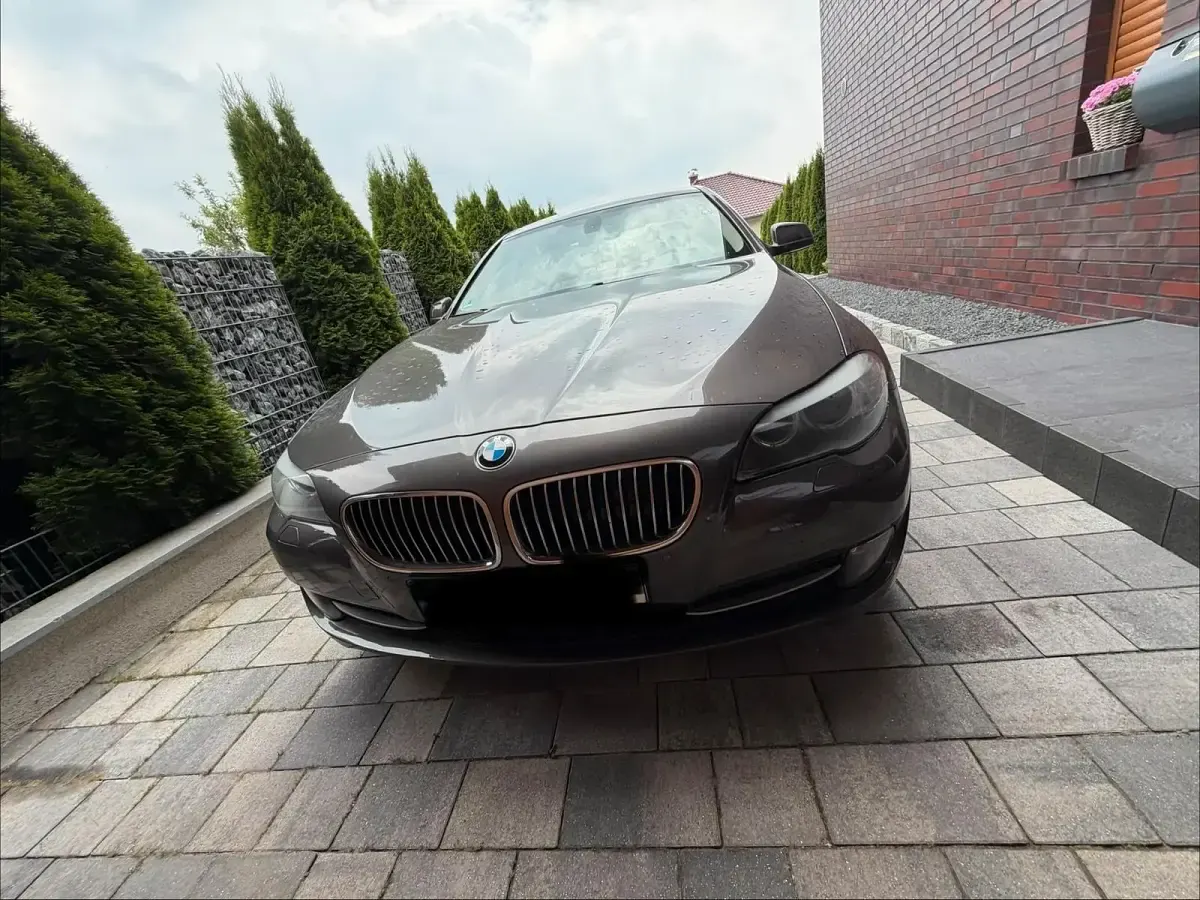 Gebraucht BMW 530 256 PS (188 kW) 2010 Grau Limousine