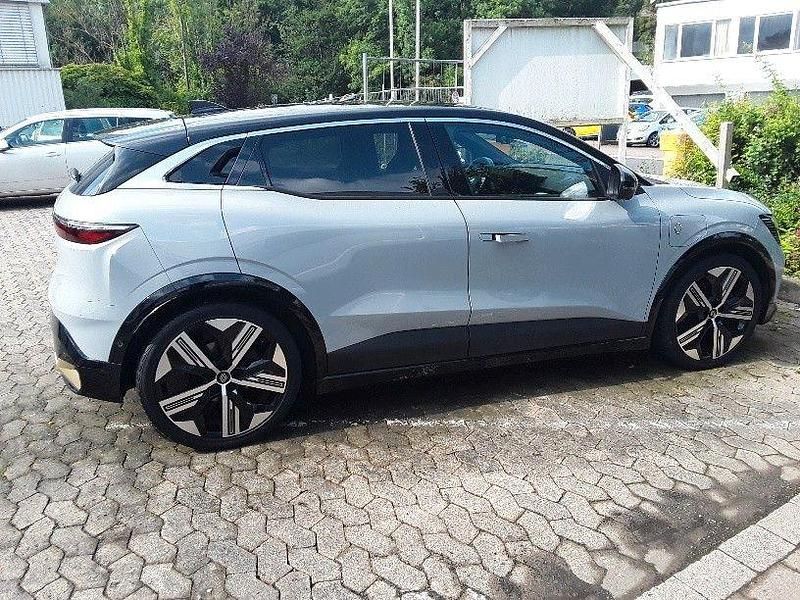 Occasion Renault Megane E-Tech Iconic 161 kW (220 ch) 2022 Vert Berline