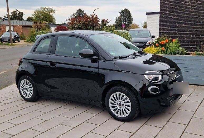 Schwarz Gebraucht 2022 Fiat 500e Action Limousine | 12.000 € (Superpreis) - Bild 1/4