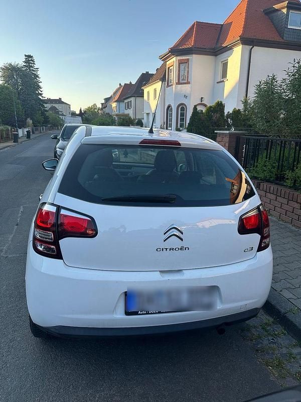 Gebraucht Citroën C3 Attraction 68 PS (50 kW) 2013 Weiß Limousine
