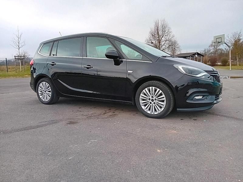 Gebraucht Opel Zafira 140 PS (102 kW) 2018 Schwarz Van / Kleinbus